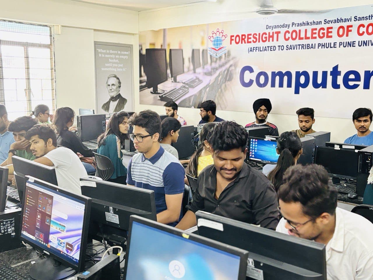 A practical class in the FCC Computer Lab